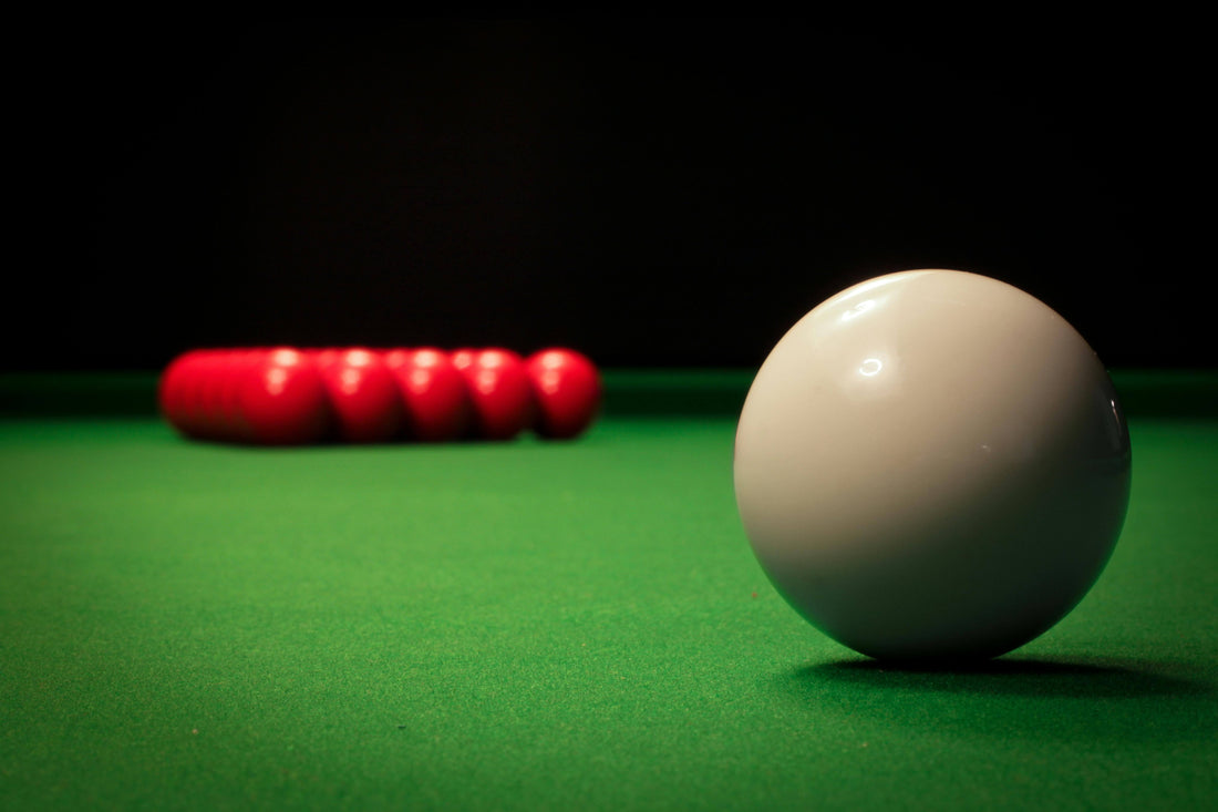 How Snooker Differs from Pool: A Beginner’s Comparison