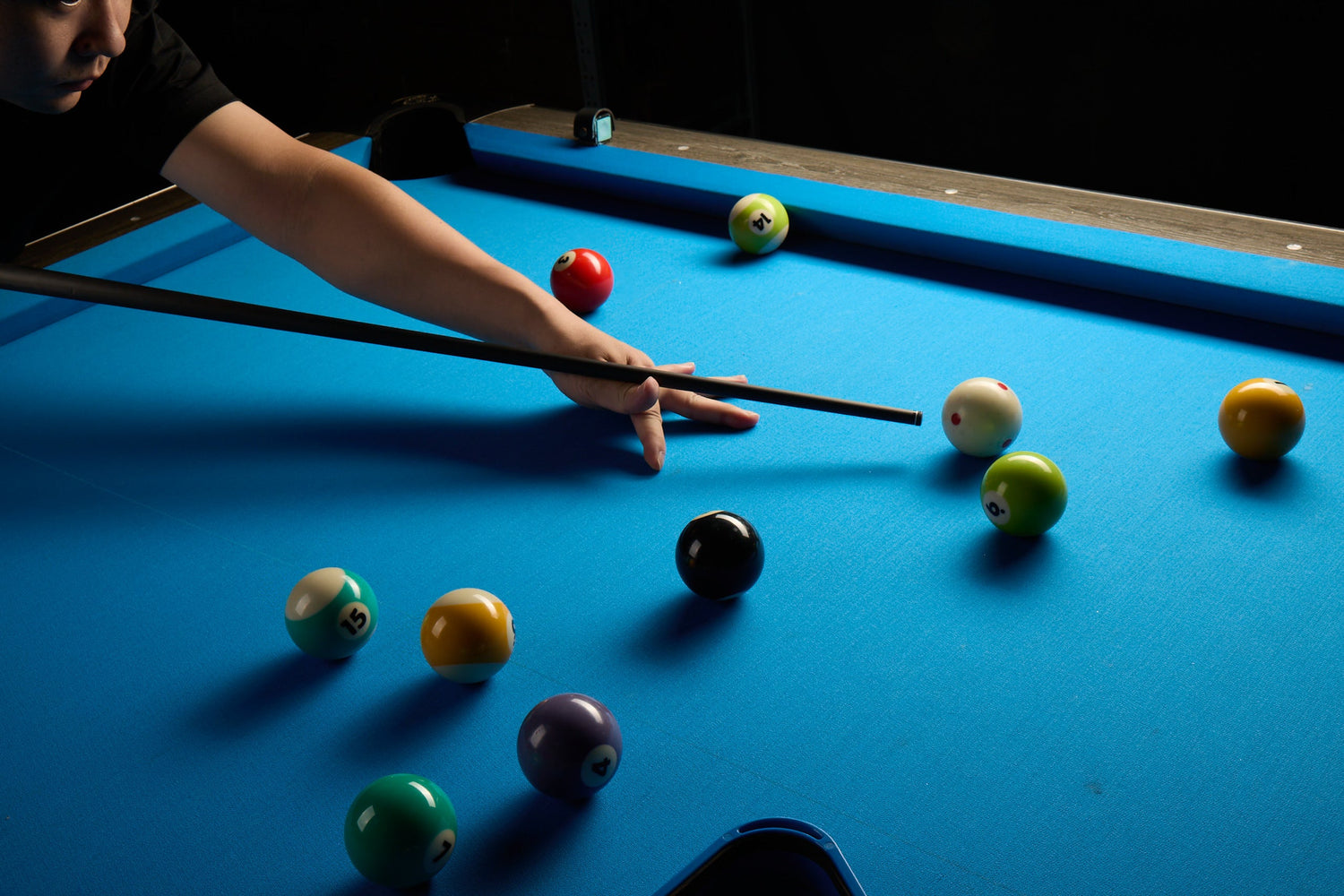2026 Best Carbon Fiber Pool Cues – Top 8 Tested by Real Players (Beginner to Pro)