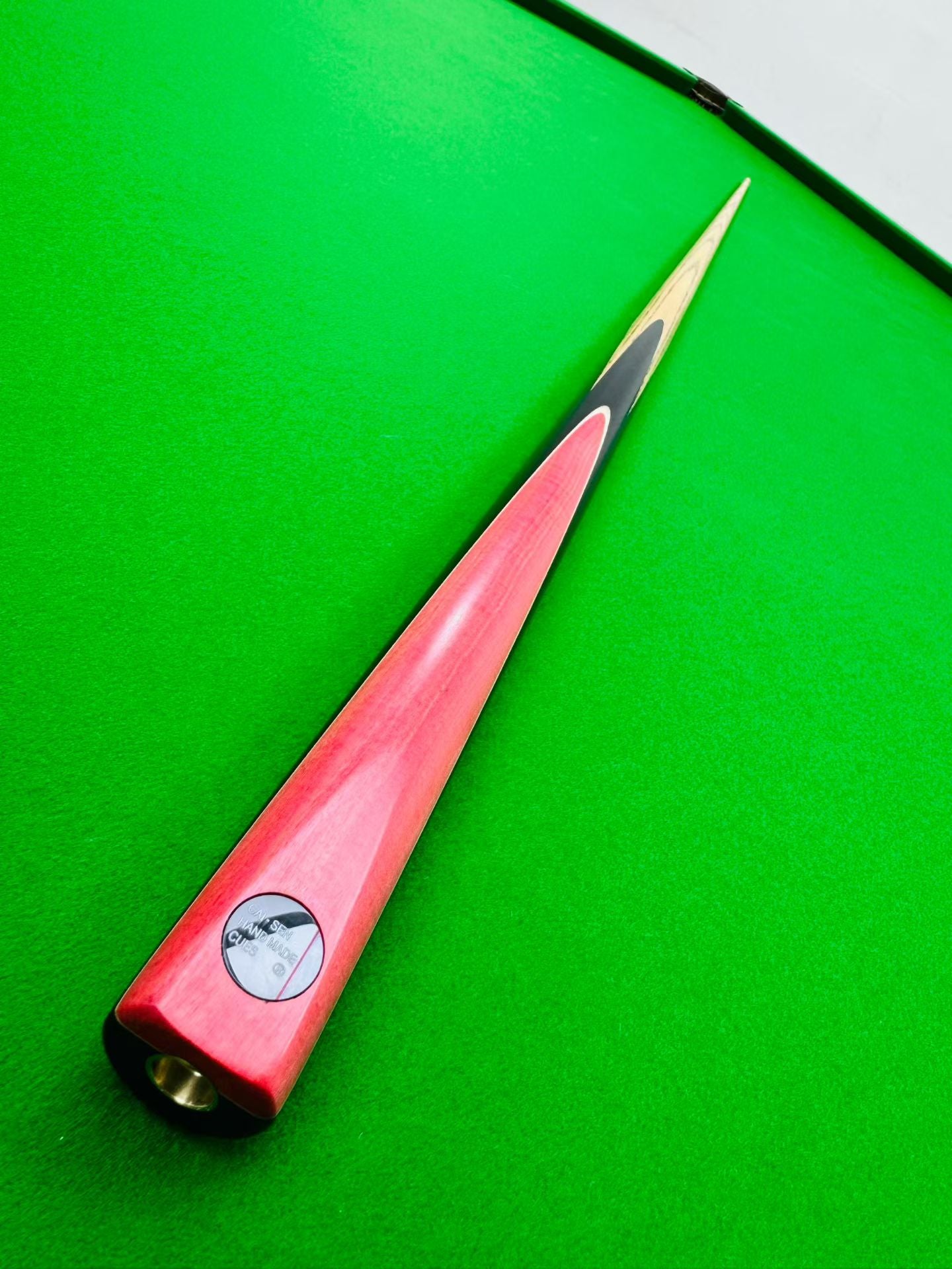 Handcrafted custom snooker cue