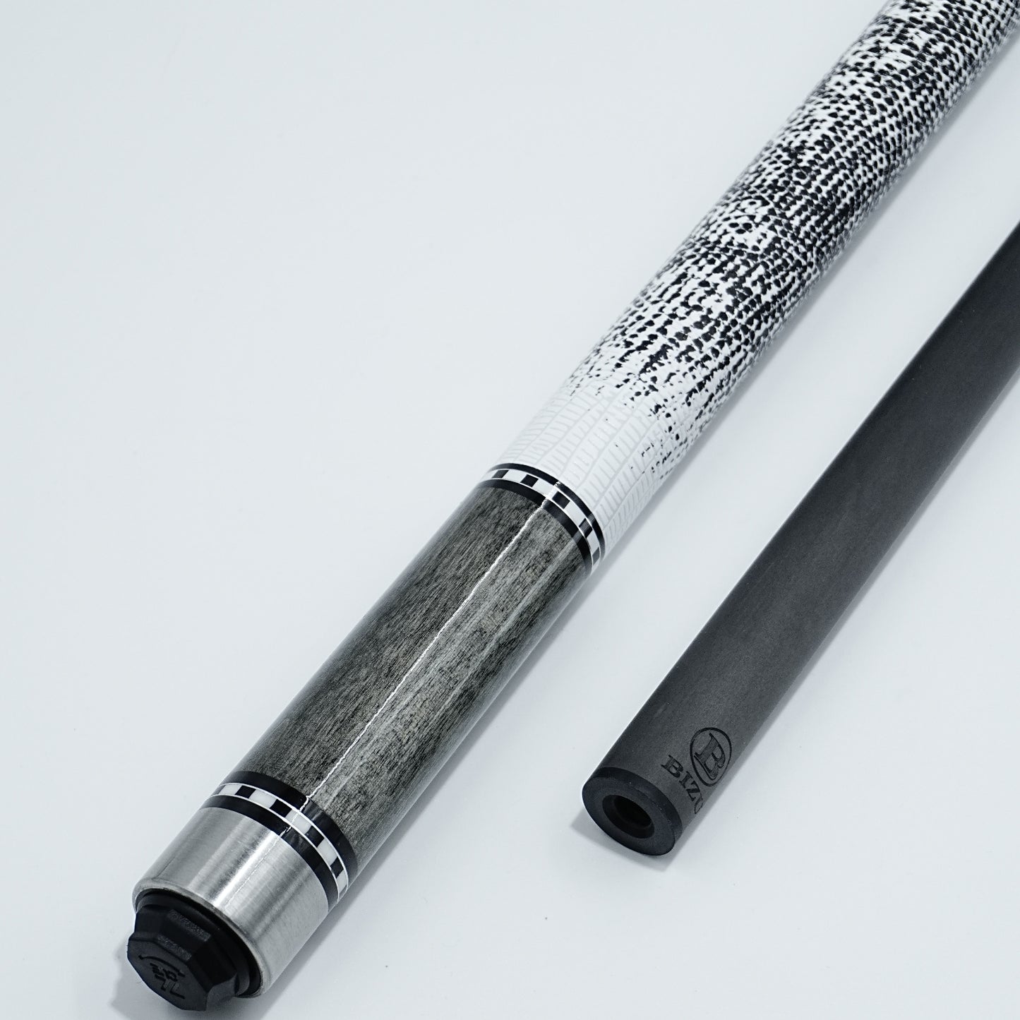 BIZU MOON SPEED 58" Carbon Fiber Pool Cue-Lizard skin texture